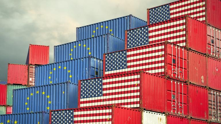 shipping containers with EU and US labeling