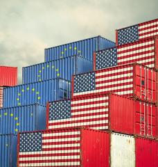 shipping containers with EU and US labeling